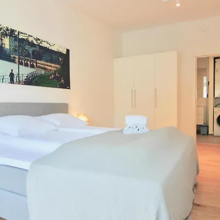 Fantastic 1-bedroom Townhouse Apartment *